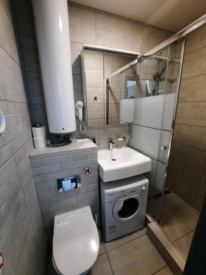 Посуточно Мини-Студия Метро Дорогожичи Киев エクステリア 写真